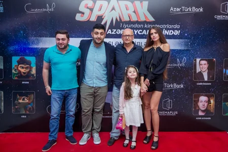В кинотеатре CinemaPlus Ganjlik Mall прошла презентация Спарка - ВИДЕО