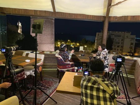 Cənubi Koreyanın məşhur səyahət və əyləncə proqramı Bakıdan veriliş hazırlayıb