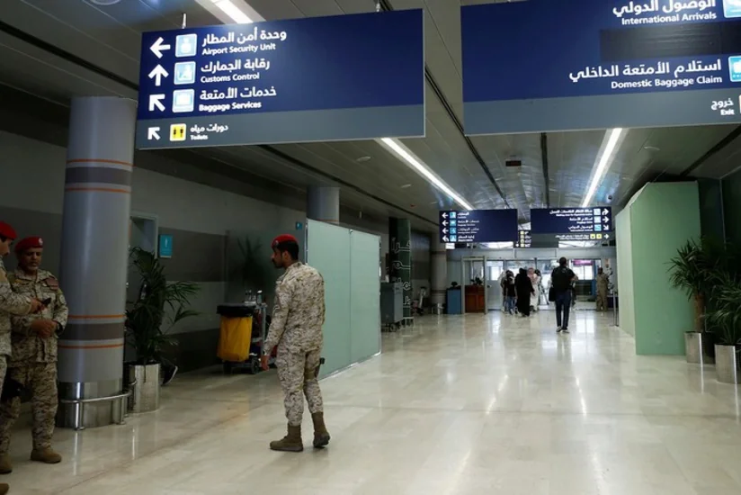 Səudiyyə Ərəbistanında hava limanı atəşə tutulub, ölən və yaralananlar var