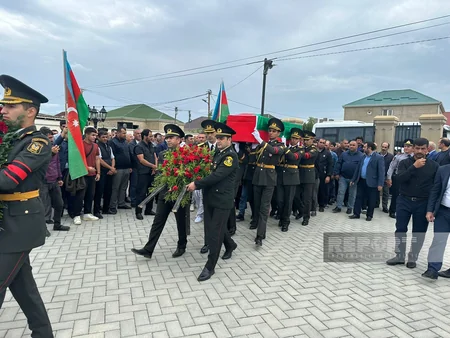 Avtoqəzada həlak olan hərbçi Binə Şəhidlər Xiyabanında torpağa tapşırılıb