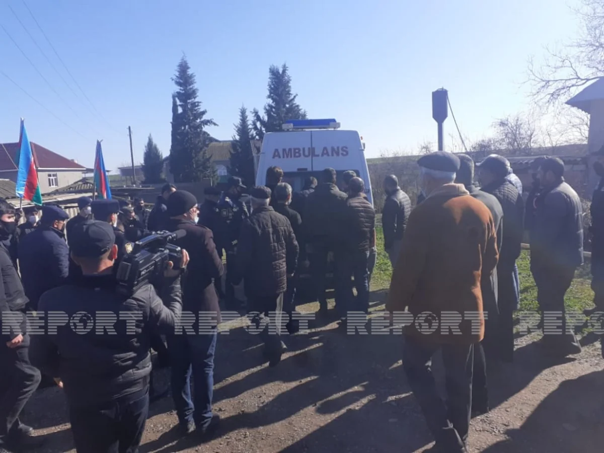 Şəhidin vida mərasimində qohumu ürəktutmadan öldü