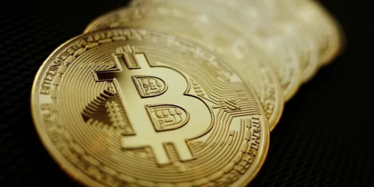 İyunda kriptovalyuta ilə ticarət 40%-dən çox azalıb