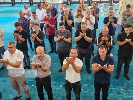 Naxçıvanda Qurban bayramı münasibətilə bayram namazı qılınıb