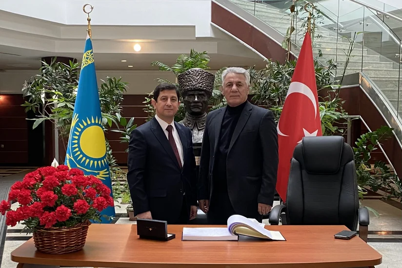 Azərbaycanlı kişi nişan üzüyünü Türkiyədə zəlzələdən zərərçəkənlərə bağışlamaq istəyib