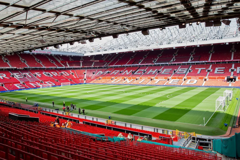 Mançester Yunaytedin titul sponsoru Old Traffordun ad hüququna malik olmaq istəyir
