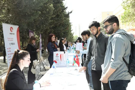 BDU-nun 105 illik yubileyinə həsr olunan Karyera Festivalının açılışı olub