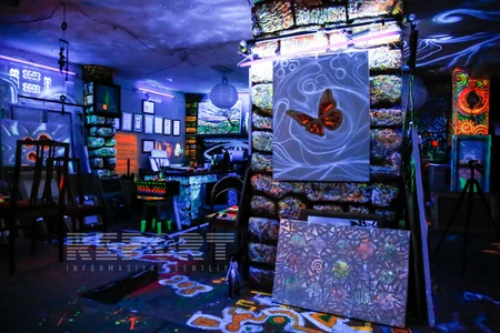 Pictures shining in ultraviolet lamps' light- PHOTOS