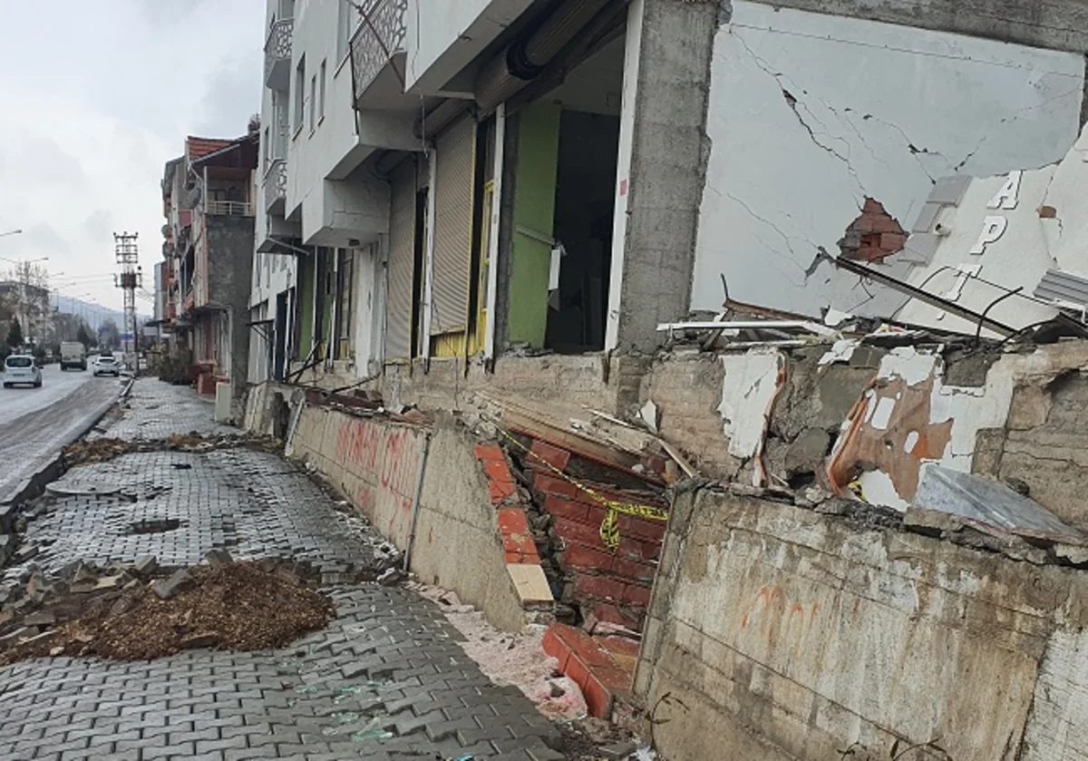 Azərbaycan Türkiyənin zəlzələ bölgəsində maqnitometrik istinad stansiyası quraşdırıb