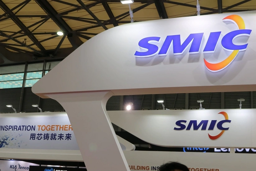 Chinese chipmaker SMIC falls 5% as co-CEO plans to resign