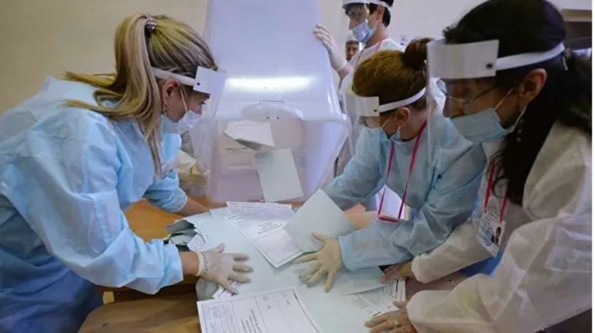 Russians vote in favor of changes to constitution