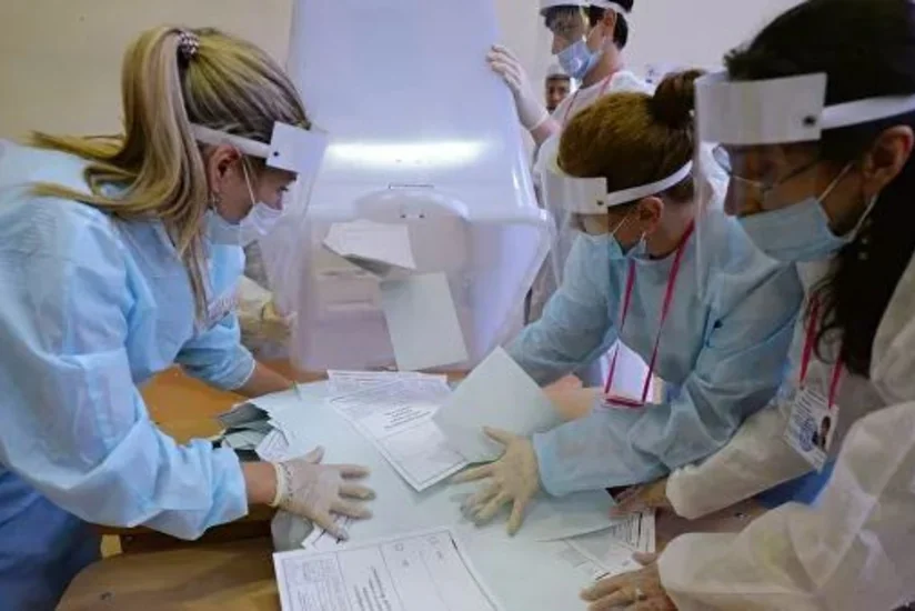 Russians vote in favor of changes to constitution