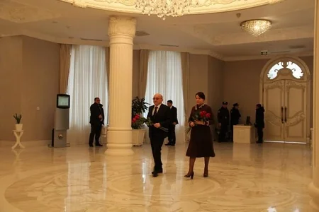Dini Qurumlarla İş üzrə Dövlət Komitəsinin sədri Xırdalanda vətəndaşları qəbul edib