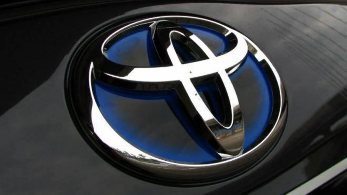 Toyota приступит к производству защитных масок