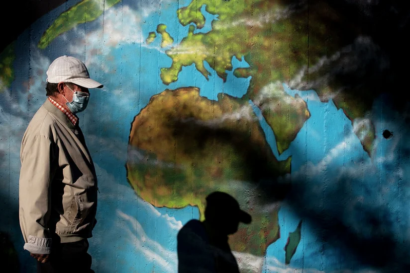 ЕС рекомендовали сохранять ограничения по COVID-19 в общественных местах