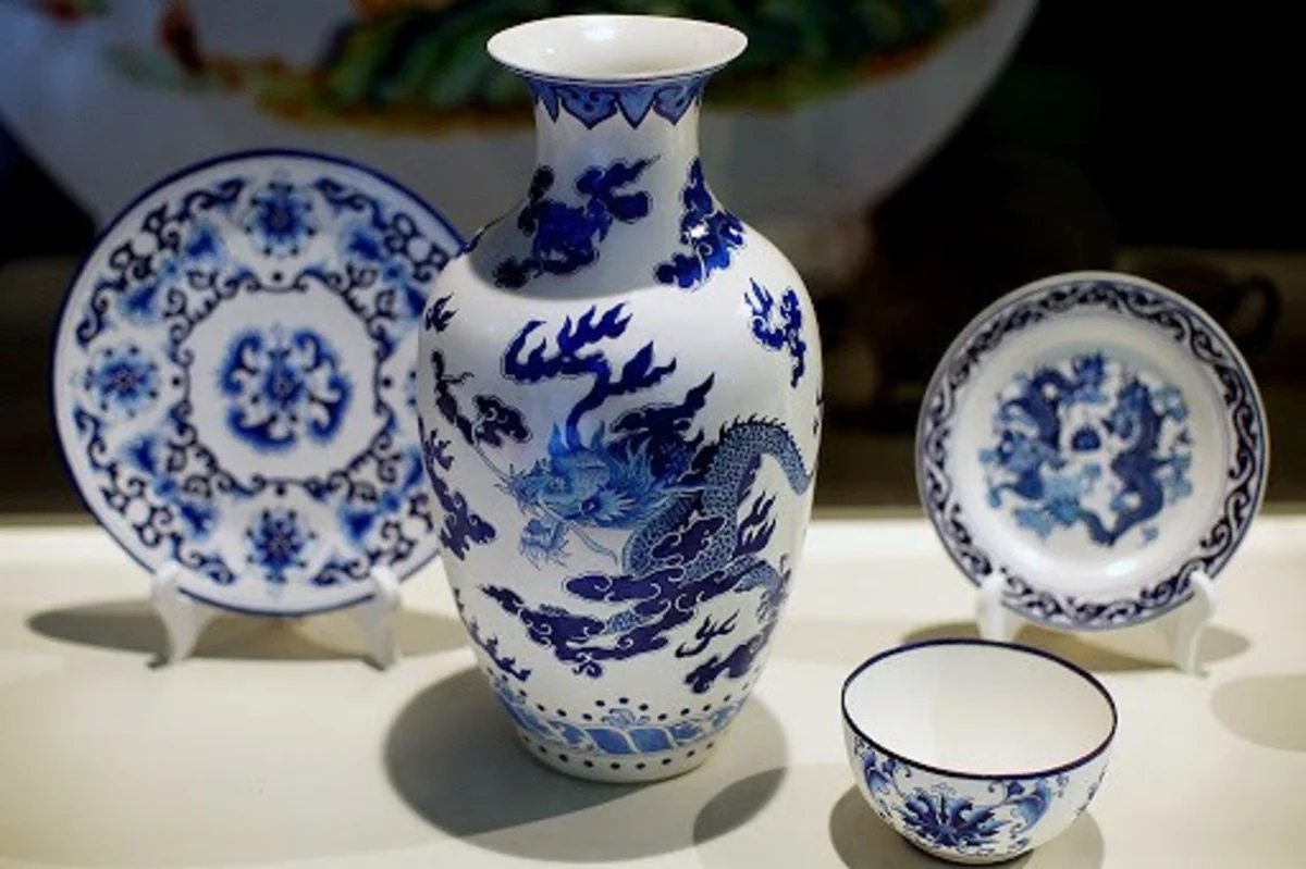 Qədim çini qab hərracda 4 milyon avroya satıldı - FOTO