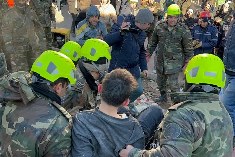 Сотрудники МЧС Азербайджана спасли из-под завалов 44 человека