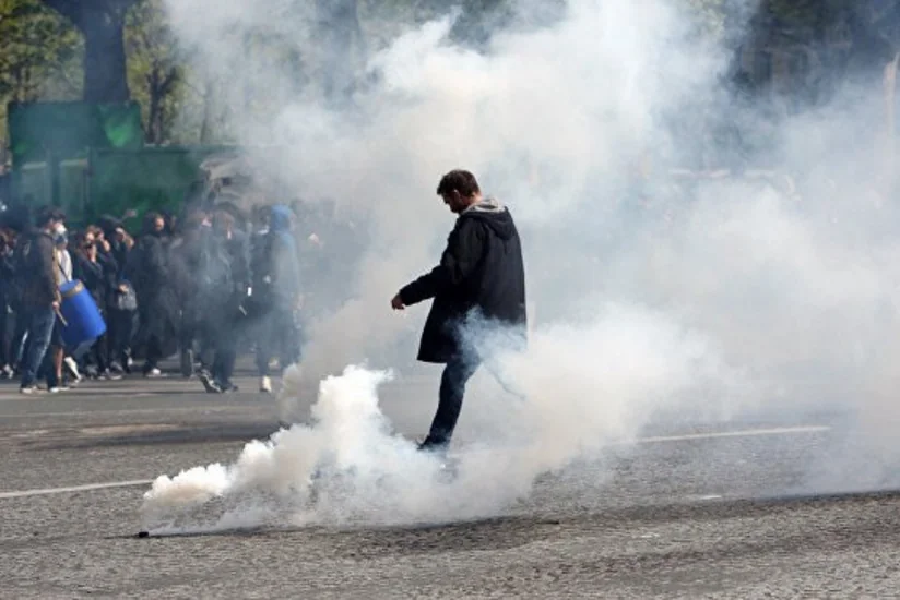 Schoolchildren block about hundreds of lyceums in protests in France