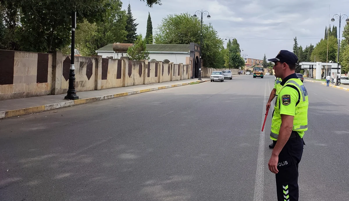 Keçidlərdə piyadalara yol verməyən sürücülər cərimələnib