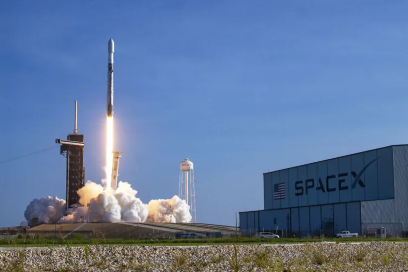 SpaceX вывела в космос 54 спутника для сети Starlink