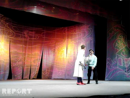 Gənc Tamaşaçılar Teatrında Qohumlar tamaşasının premyerası keçirilib