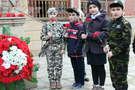 Həzi Aslanovun anadan olmasından 105 il ötür - FOTO