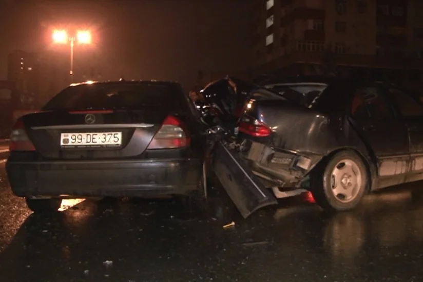 Bakıda sərxoş sürücü qəza törədib - FOTO