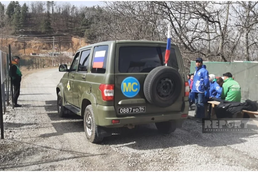 Peacekeepers' vehicle passes unhindered on Khankandi-Lachin road