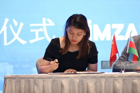 Azerbaijan, China ink documents in logistics, tourism