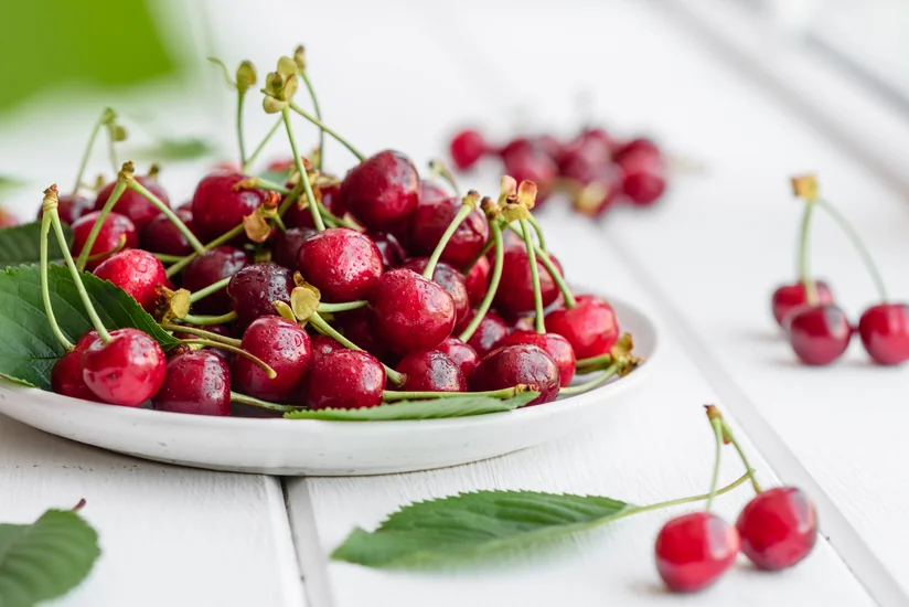Azerbaijan resumes cherry imports from two countries