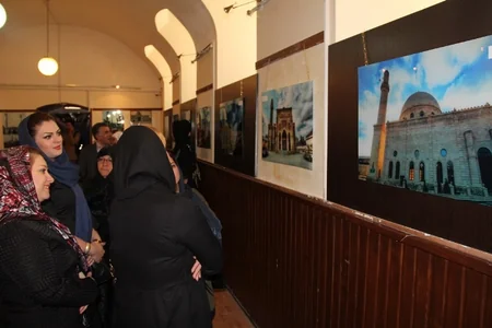 Təbrizdə “Azərbaycan İslam mədəniyyətinin incisidir” mövzusunda fotosərgi açılıb