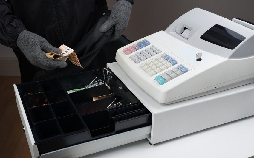 Bakıda keçmiş məhkum mağazadan 3000 manat oğurlayıb