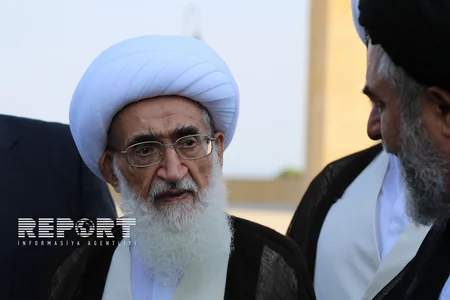 İranın tanınmış din xadimi Şəhidlər Xiyabanını ziyarət edib - FOTO