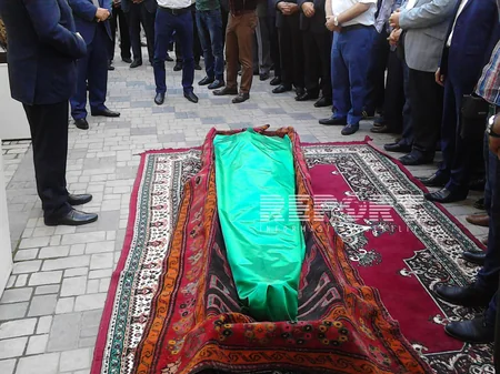 Məmməd Aslan Xırdalanda Kəlbəcər qaçqınlarının qəbiristanlığında dəfn olunacaq