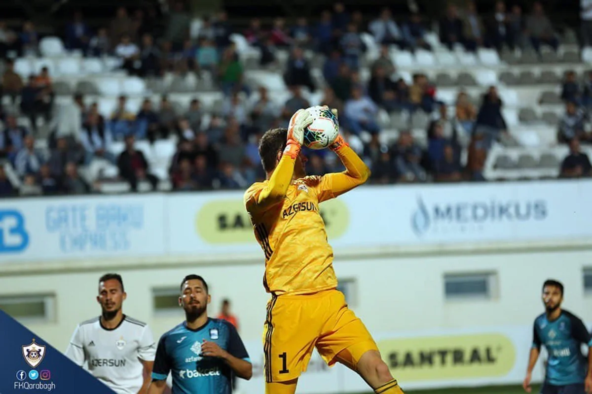 Qarabağdan ayrılan qapıçı Milana keçə bilər