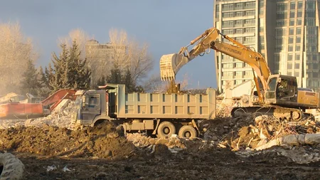 Bakıda sökülən Araz hotelinin yerində yeni yol salınır - VİDEO