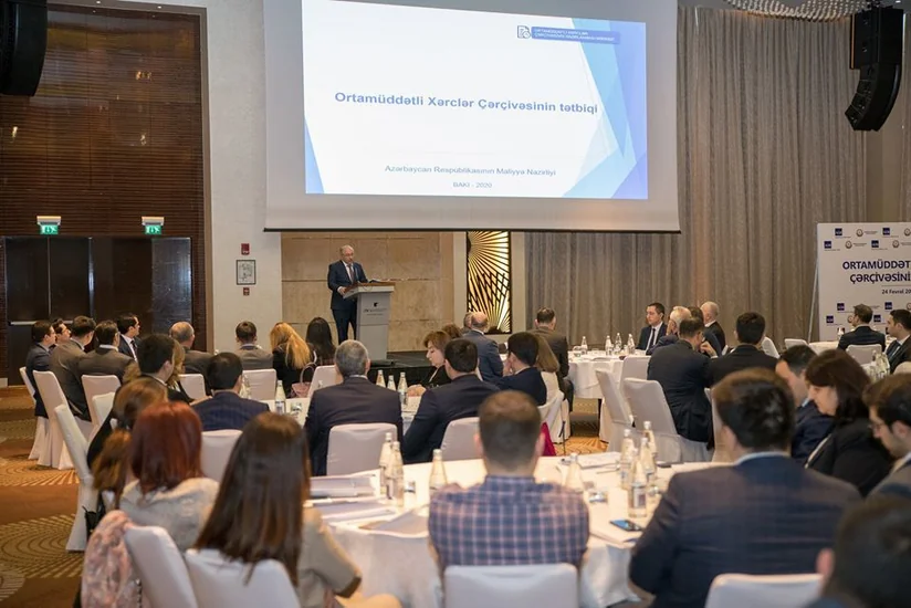 Maliyyə Nazirliyi və Asiya İnkişaf Bankı seminar keçirdi