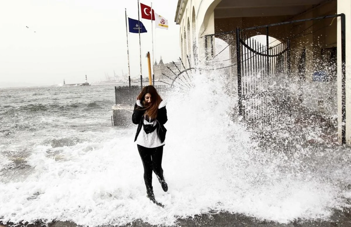 Türkiyədə güclü fırtına nəticəsində 5 nəfər ölüb, 110 nəfər yaralanıb