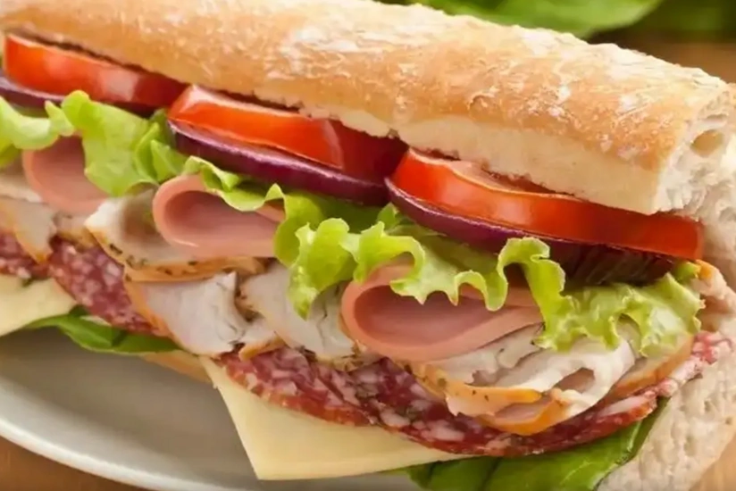 Hundreds ill after eating bánh mì in Vietnam