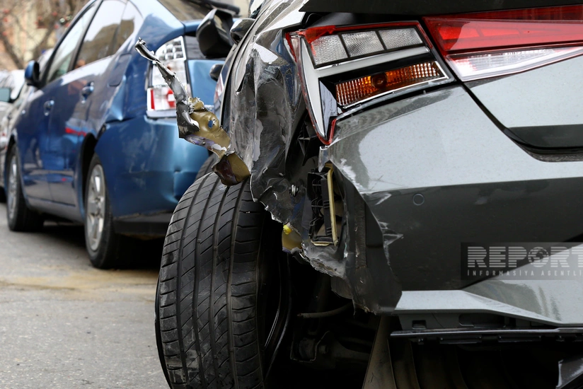 Tovuzda iki avtomobil toqquşub, 3 nəfər xəsarət alıb 