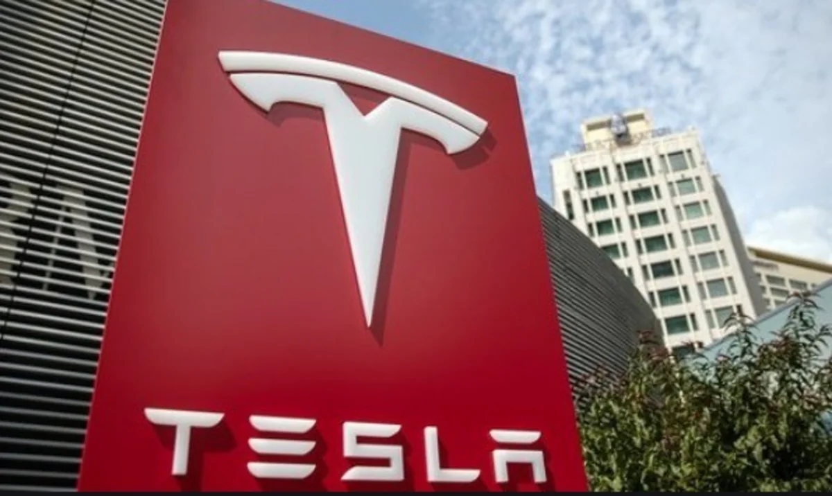 Tesla возобновляет работу