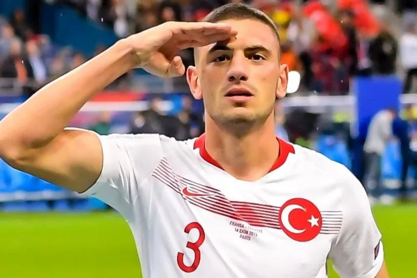 Türkiyəli futbolçu zəlzələ qurbanlarına görə Ronaldunun formasını hərraca çıxarıb