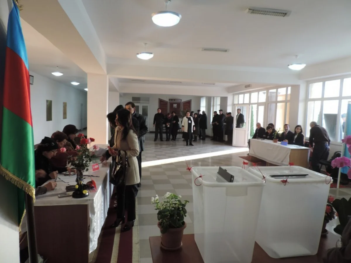 53 saylı DSK-nın sədri: Seçicilər fəal şəkildə səsvermədə iştirak edirlər