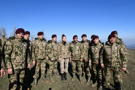 Ali Baş Komandan İlham Əliyev Şuşada hərbçilər qarşısında çıxış edib