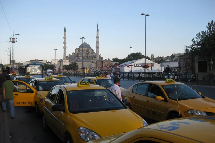 İstanbulda taksidən istifadə üçün minimum ödəniş məbləği müəyyən edilib