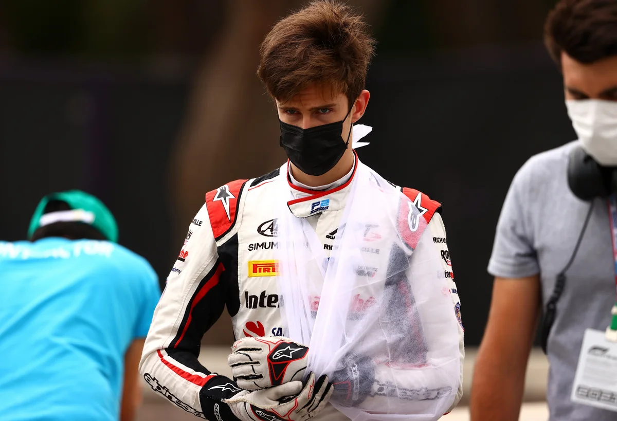 Formula 2 driver breaks his arm in Baku