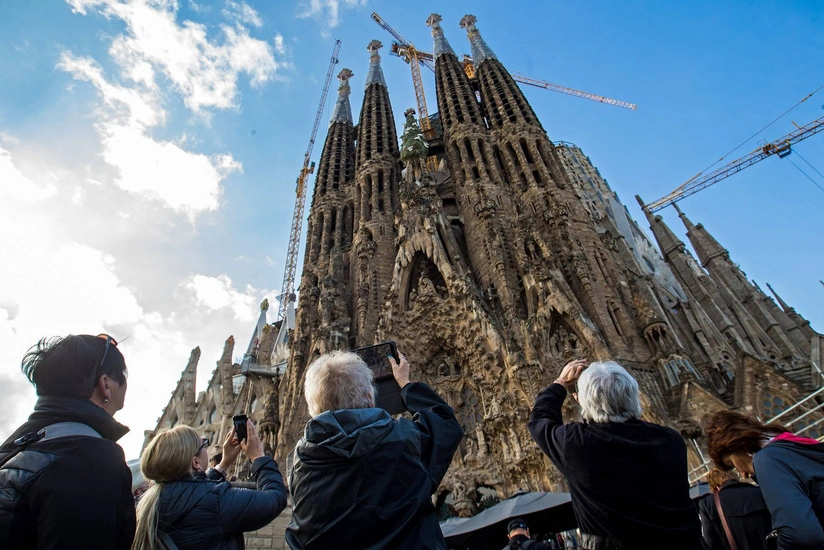 Barselonanın ən məşhur kilsəsi 130 ildir lisenziyasız tikilir