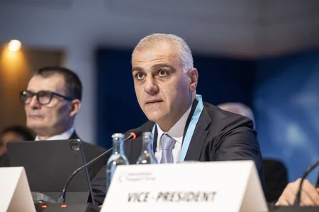 Azərbaycan Beynəlxalq Nəqliyyat Forumunun Sammitində iştirak edib