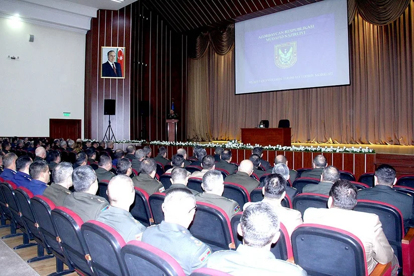 Bakı Qarnizonunda ötən ilin yekunlarına həsr olunan müşavirə keçirilib