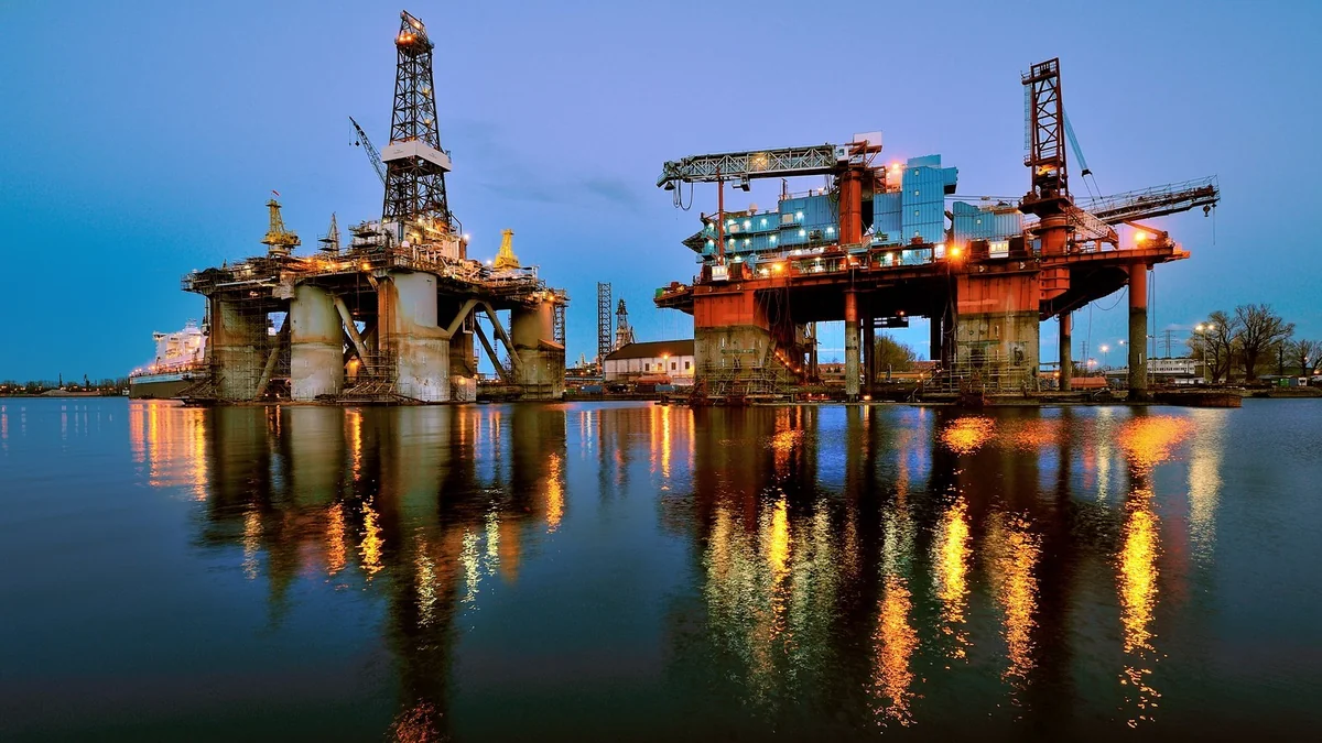 Azerbaijani oil price rises by 2%
