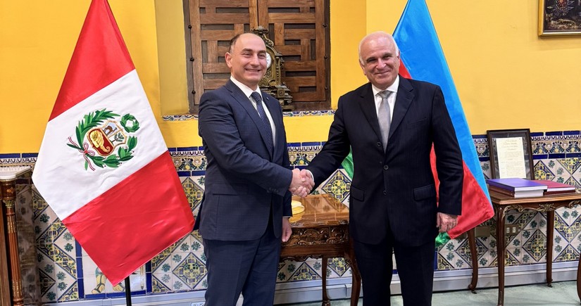 Azerbaijani envoy mulls economic issues with deputy FM of Peru